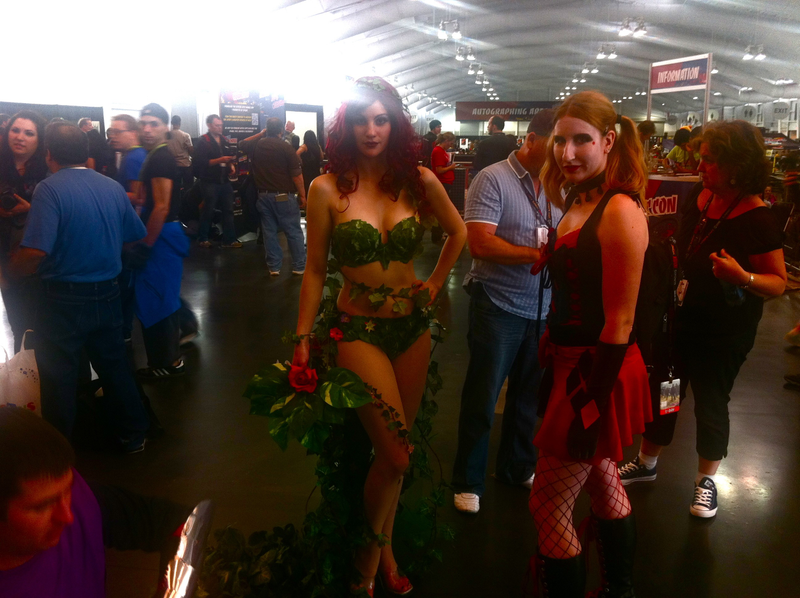 Illustration for article titled New York Comic-Con 2011 Day Three in Ivy, Steampunk and Homicidal Mario